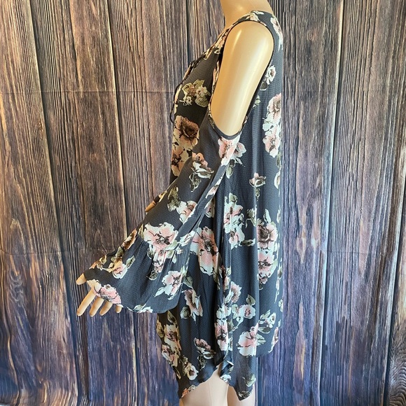 Blu Pepper size small grey gray flowy floral dress with pink flowers - Picture 16 of 16